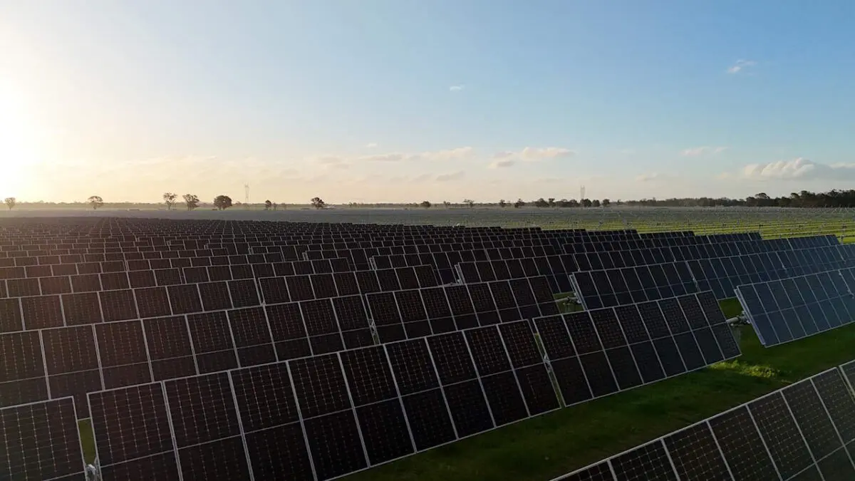 Neoen starts powering up its second-largest solar farm in Australia ...