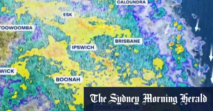 Relentless rain lashing parts of the east coast - Australian Online News
