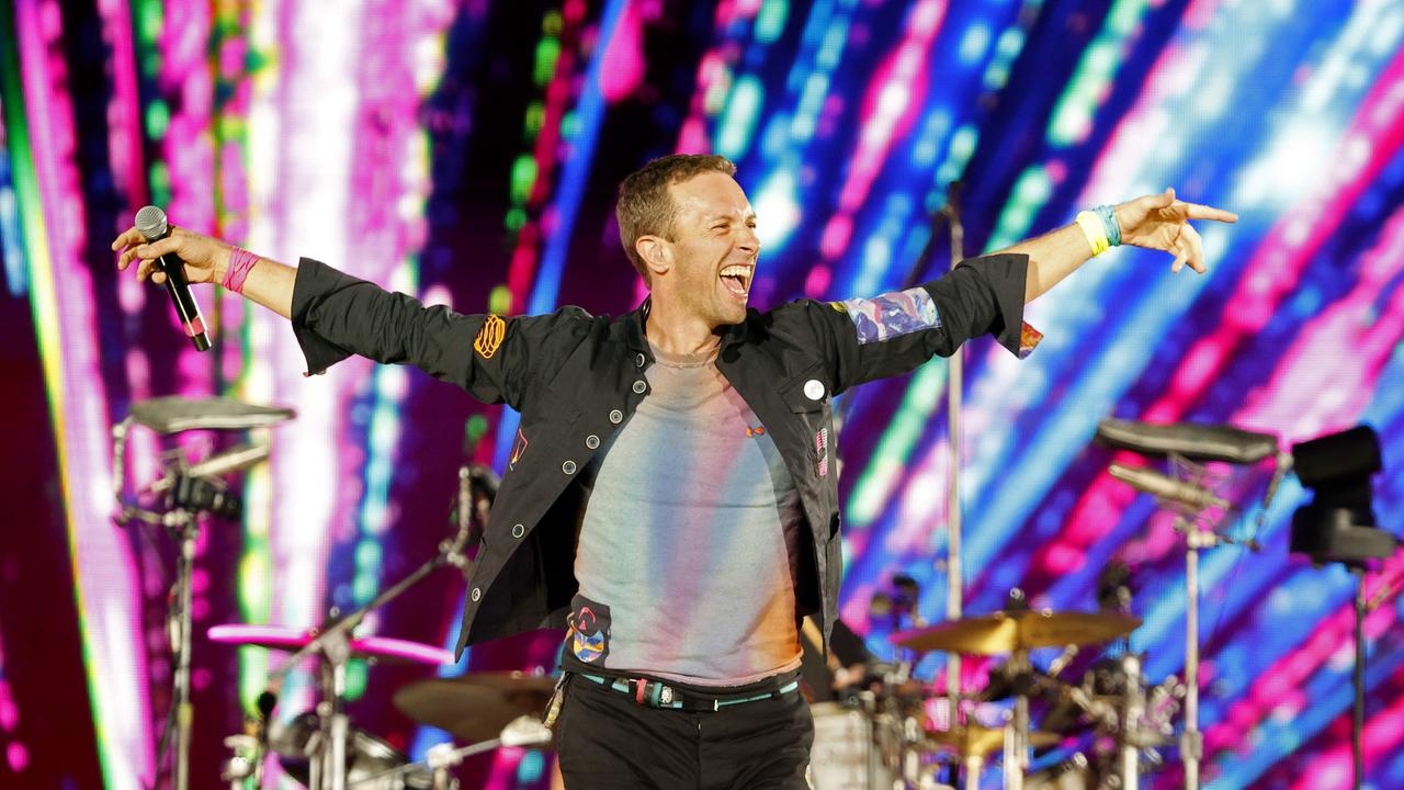 HR exec on Coldplay cam resigns after viral embrace - Australian Online ...