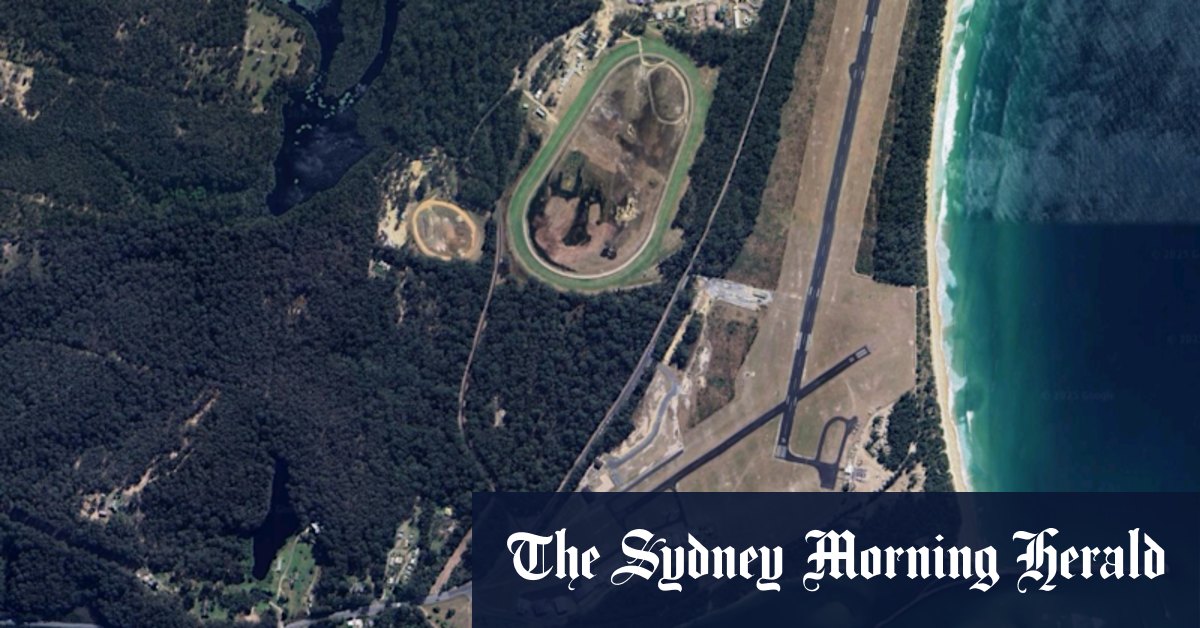 Man dead after skydiving plane crash - Australian Online News